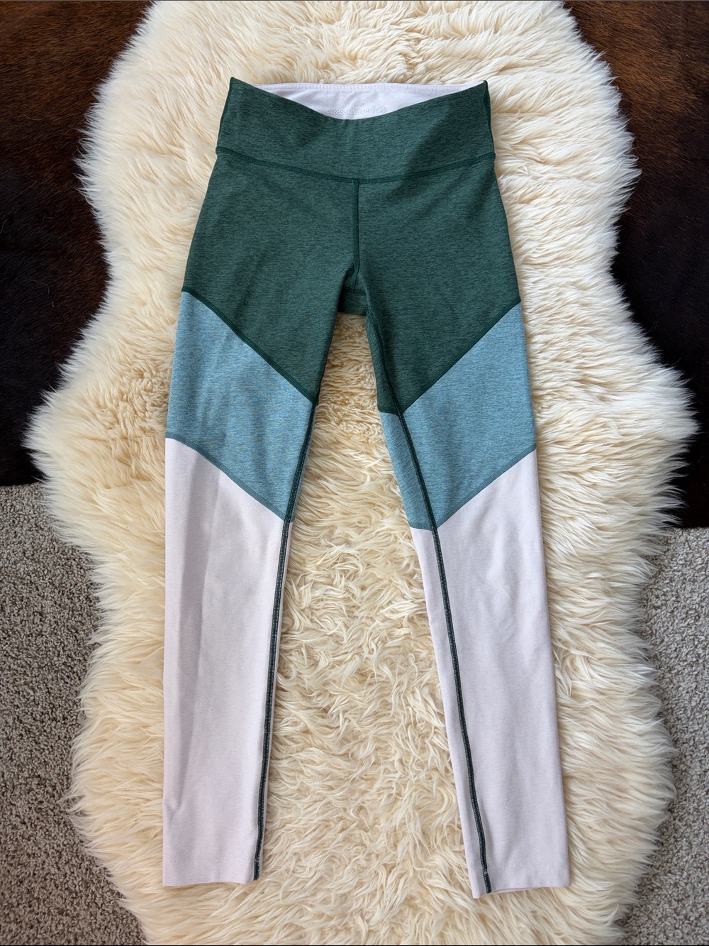 Outdoor Voices textured compression leggings